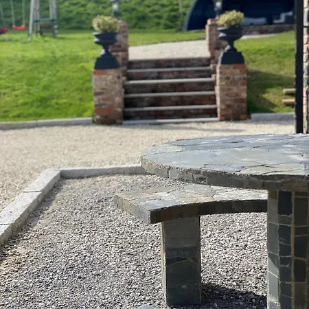 Maggie Janes Carlingford Omealth * O Meith