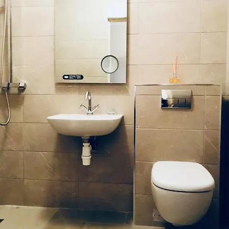 Maggie Janes Carlingford Omealth O Meith