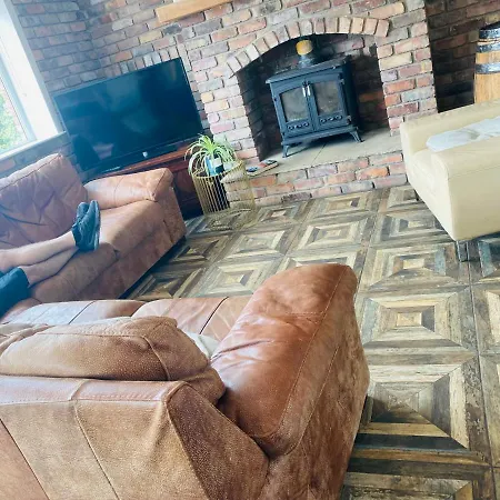 Maggie Janes Carlingford Omealth *