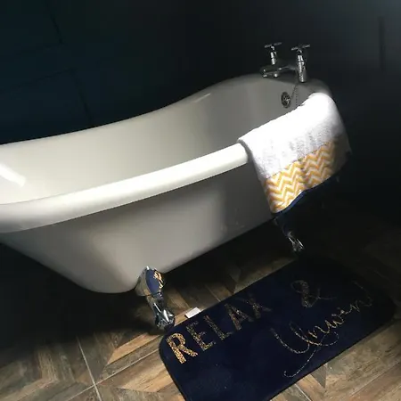 Maggie Janes Carlingford Omealth * O Meith