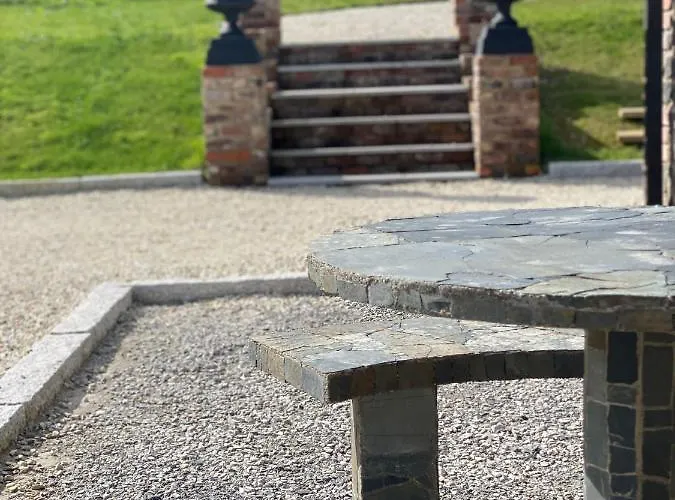 Maggie Janes Carlingford Omealth * O Meith