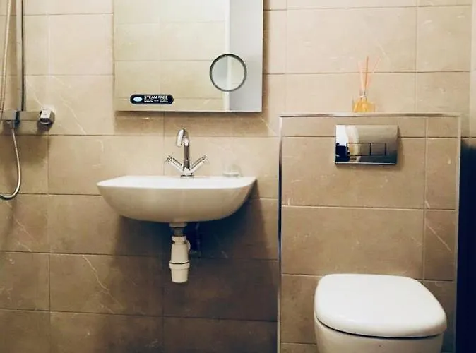 Maggie Janes Carlingford Omealth O Meith