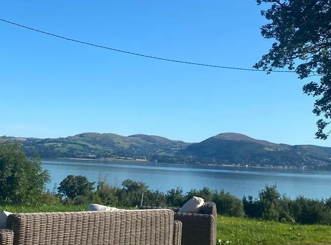 Maggie Janes Carlingford Omealth O Meith