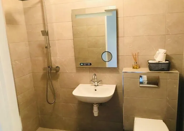 Maggie Janes Carlingford Omealth *